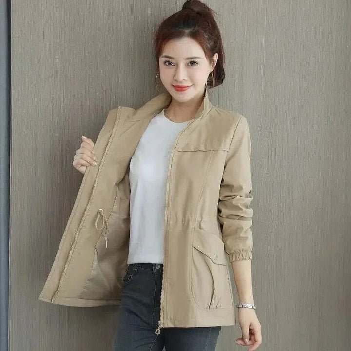 Damen Kurzjacke mit Reißverschluss und Pattentaschen