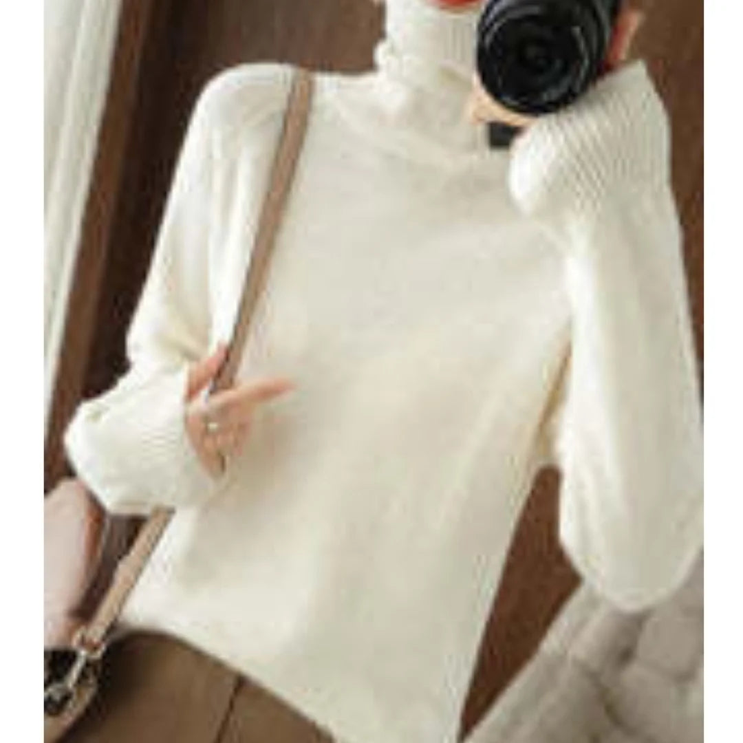 Weißer Damen Langarm Pullover mit Rollkragen aus weichem Baumwollmix für angenehmen Tragekomfort und lässigen Stil.