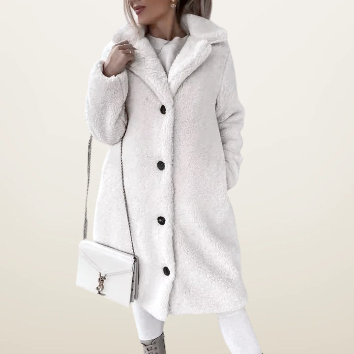 Weißer Damen Übergangsjacke aus flauschigem Material mit Kapuze, ideal für den Frühling, stylisches und bequemes Design.