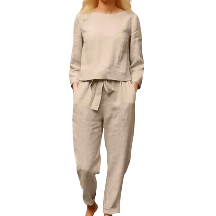 Damen Zweiteiler Set aus leichtem Leinen mit Rundhalsausschnitt und schlichtem design, perfekt für warme Tage.