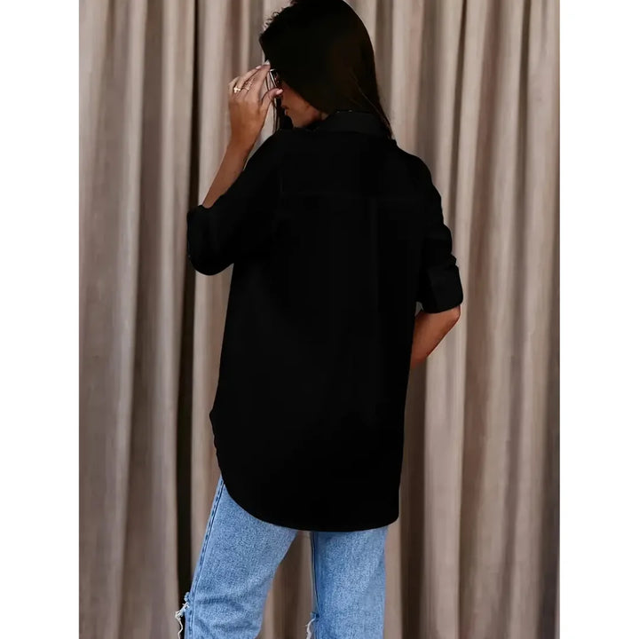 Damen Bluse aus atmungsaktivem Stoff, locker geschnitten, mit langem Arm und klassischem Kragen in zeitlosem Design.