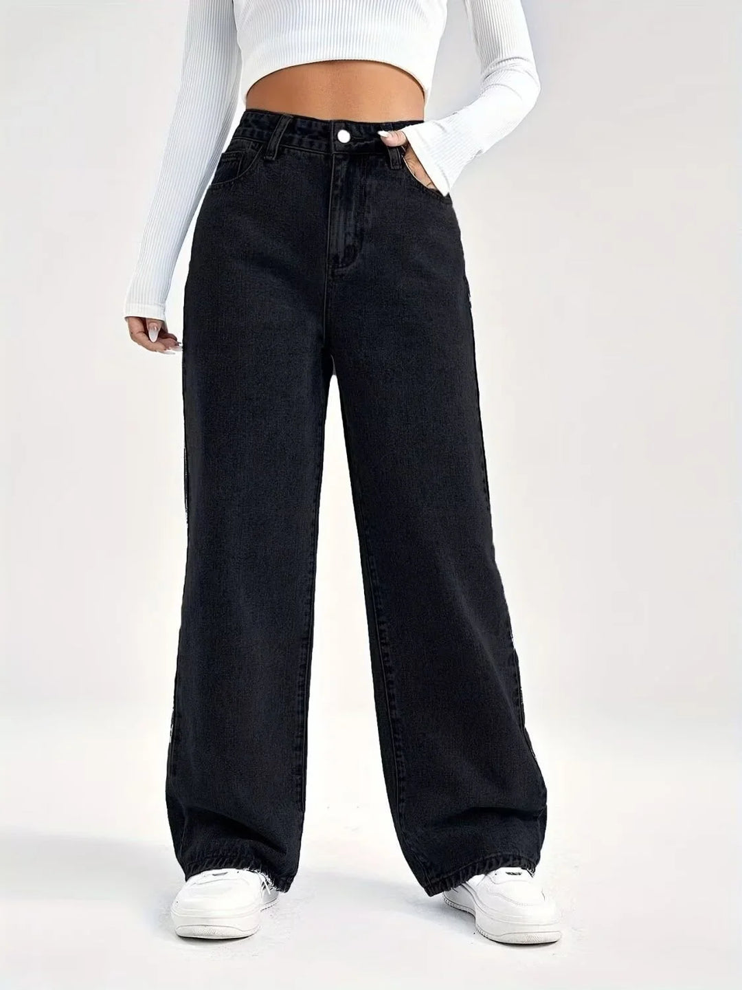 Schwarze Damen Loose Fit Jeans mit hohem Bund, aus hochwertigem Baumwollmix, komfortable Passform und lässiger Stil.