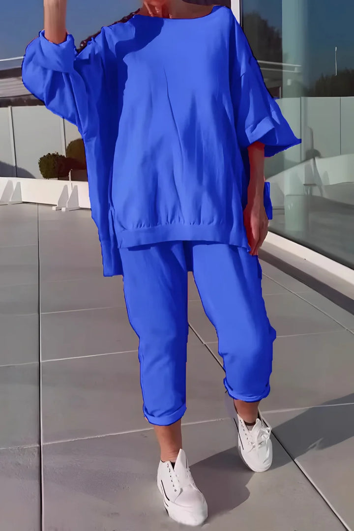 Damen Loungewear-Set in Blau mit Oversized Top und bequemen Jogginghose aus weichem Baumwollmix für hohen Tragekomfort.