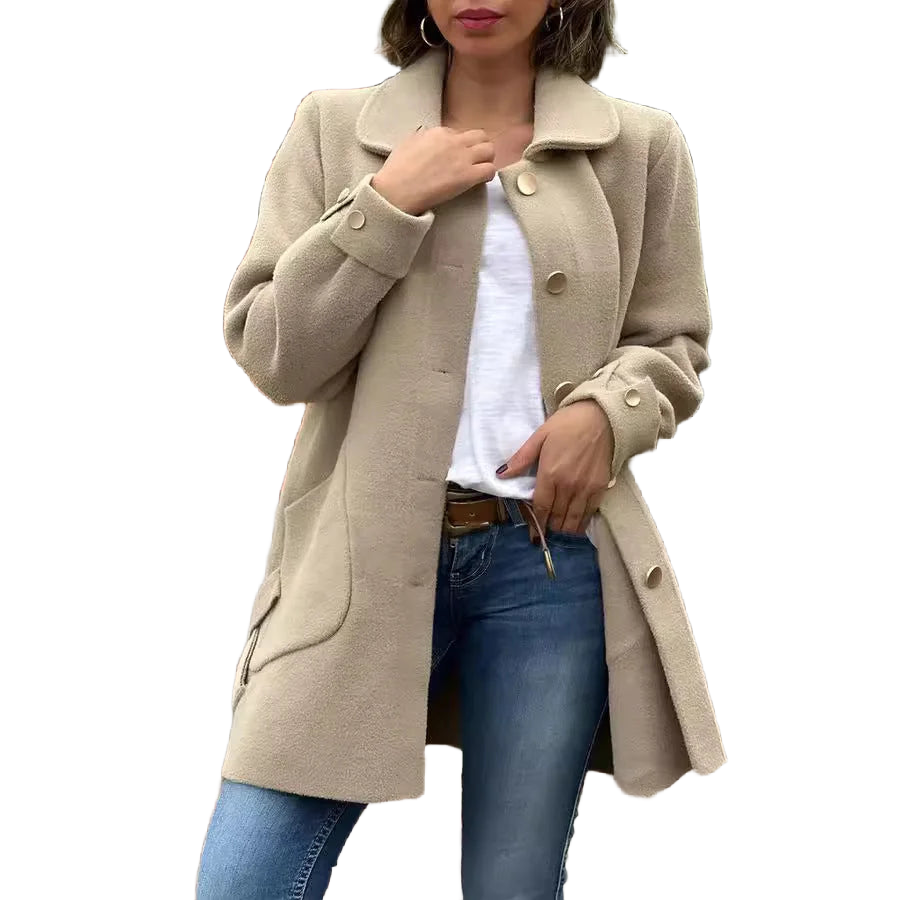 Beige Damen Oversize-Mantel aus weichem Material mit Knopfleiste und klassischem Kragen, ideal für kalte Tage.