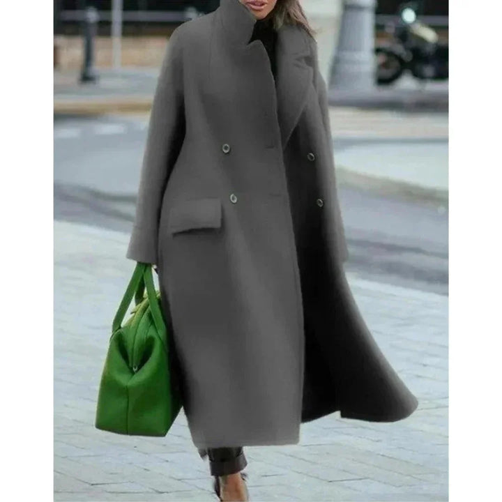 Grau Damen Mantel aus hochwertigem Material mit Knopfleiste und praktischen Taschen für Alltag und Freizeit.