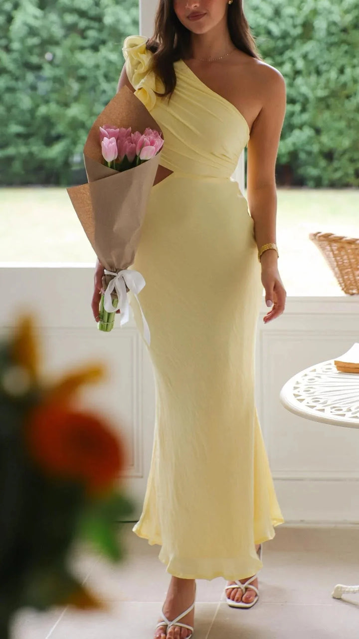 Damen Maxi-Ein-Schulterkleid Gelb mit Seiten-Cutouts – High-quality product image.