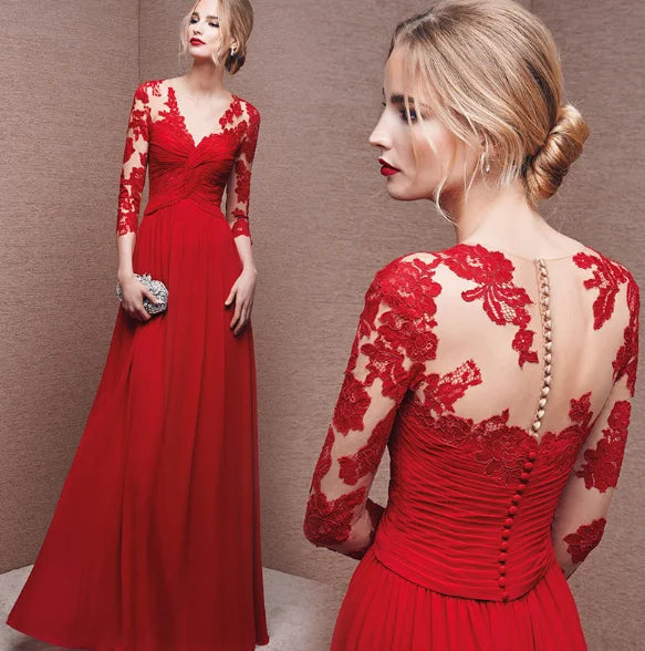 Schwarzes Damen Maxi-Kleid aus leichtem Stoff mit Spitzenapplikationen und raffiniertem Rückendetail.