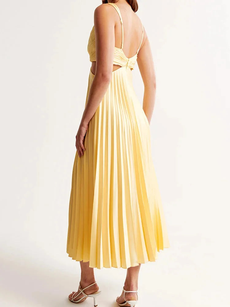 Damen Maxikleid Gelb Plissee mit Tiefem Ausschnitt – High-quality product image.