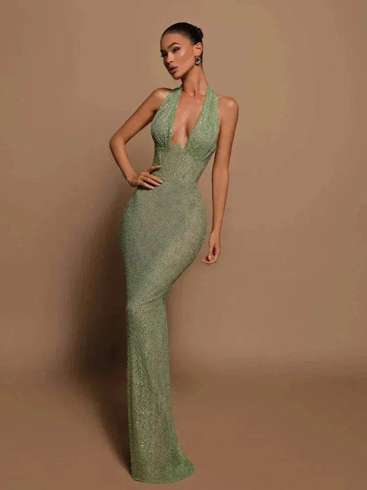 Damen Maxikleid in Grün mit Halterneck und Glitzer – High-quality product image.