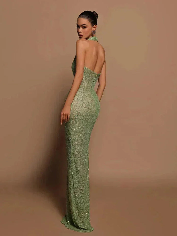 Damen Maxikleid in Grün mit Halterneck und Glitzer – High-quality product image.