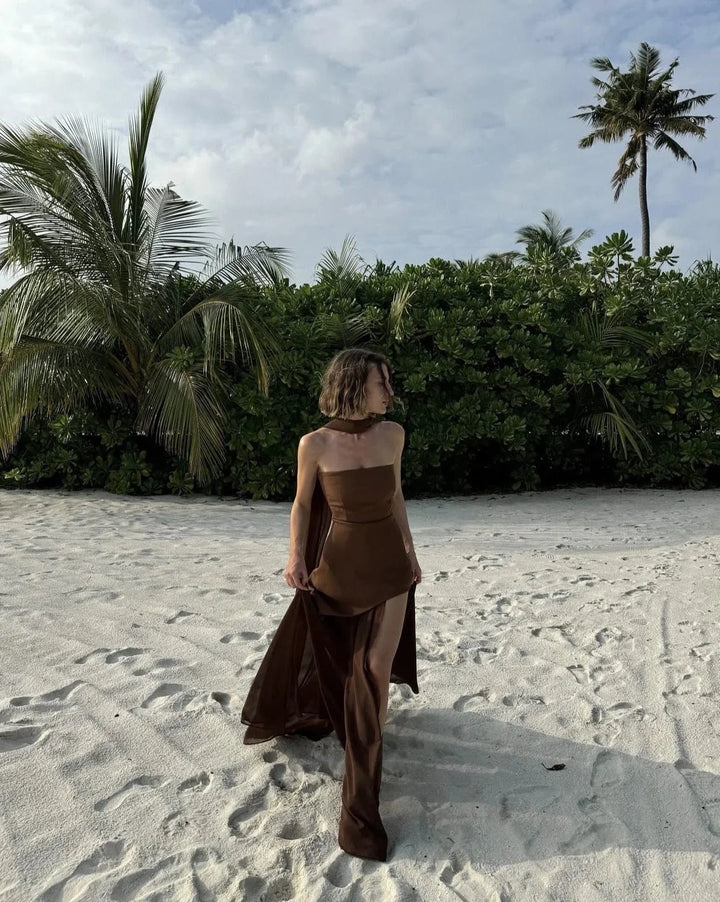 Damen Maxikleid mit asymmetrischen Schichten und geradem Schnitt – High-quality product image.