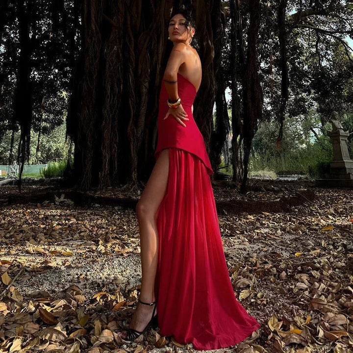 Damen Maxikleid mit asymmetrischen Schichten und geradem Schnitt – High-quality product image.