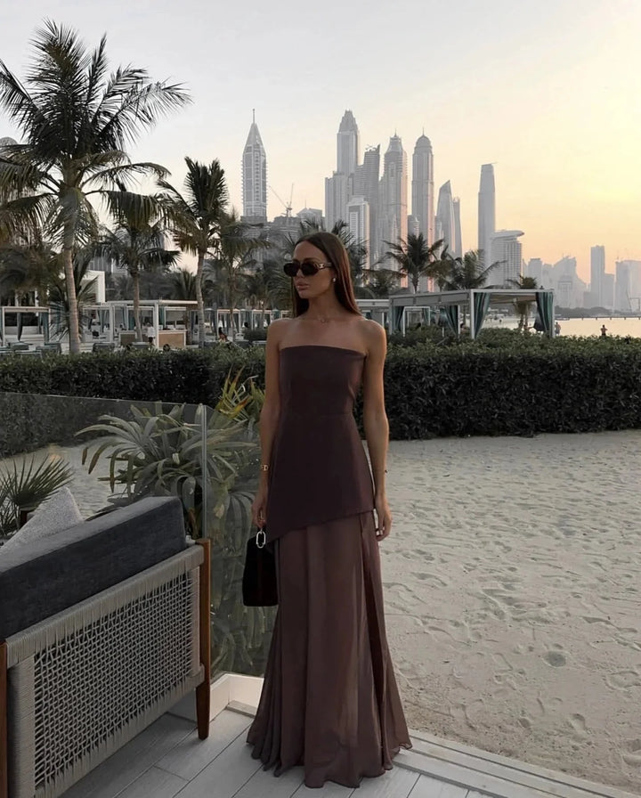 Damen Maxikleid mit asymmetrischen Schichten und geradem Schnitt – High-quality product image.