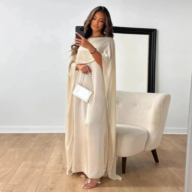 Damen Maxikleid mit Cape für elegante Abendveranstaltungen – High-quality product image.