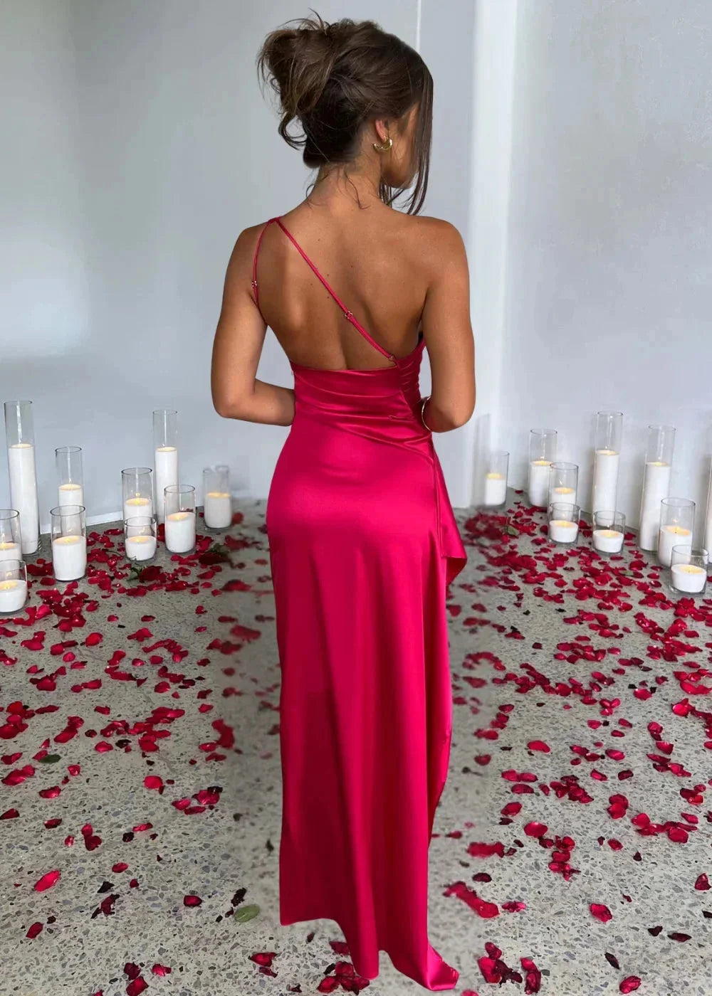 Damen Maxikleid mit Einer Schulter und Beinschlitz – High-quality product image.