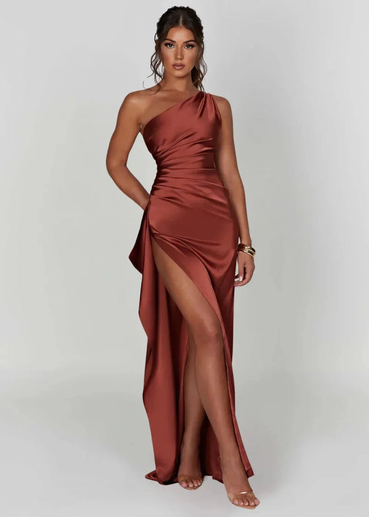 Damen Maxikleid mit Einer Schulter und Beinschlitz – High-quality product image.