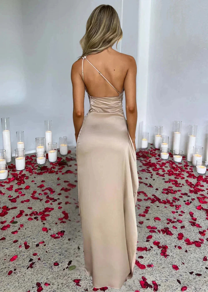 Damen Maxikleid mit Einer Schulter und Beinschlitz – High-quality product image.