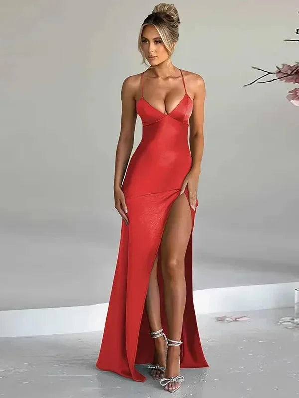 Damen Maxikleid mit Neckholder und hohem Schlitz – High-quality product image.