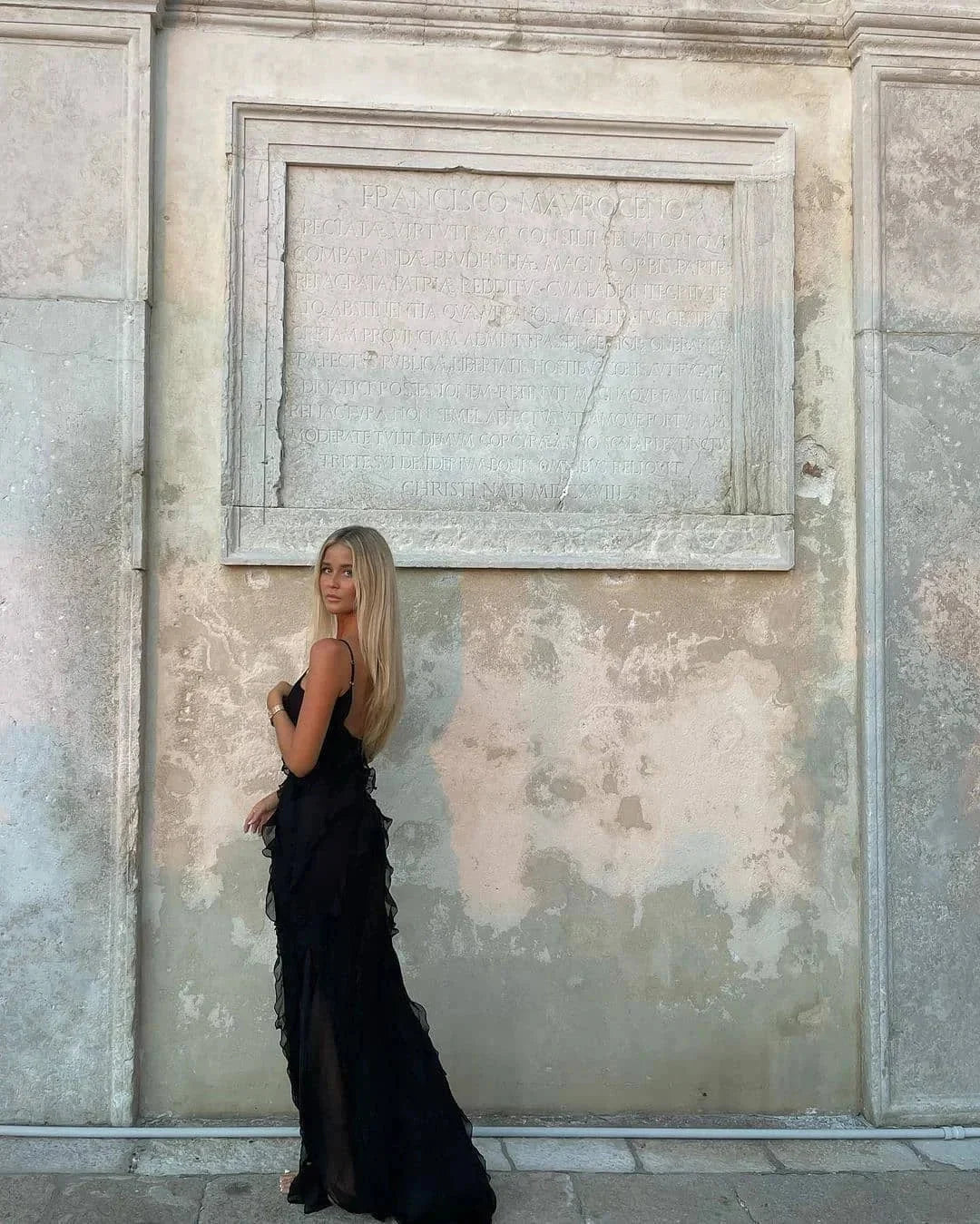 Damen Maxikleid mit Rüschen für Abendveranstaltungen – High-quality product image.