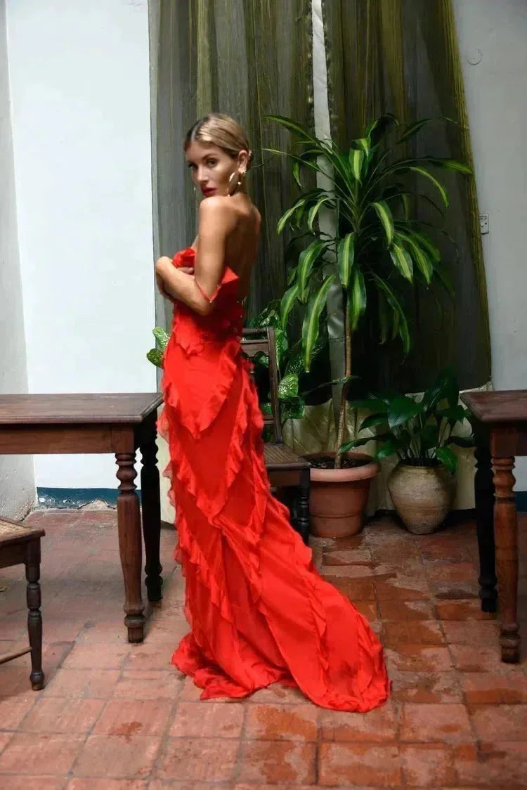 Damen Maxikleid mit Rüschen und schulterfreiem Schnitt – High-quality product image.
