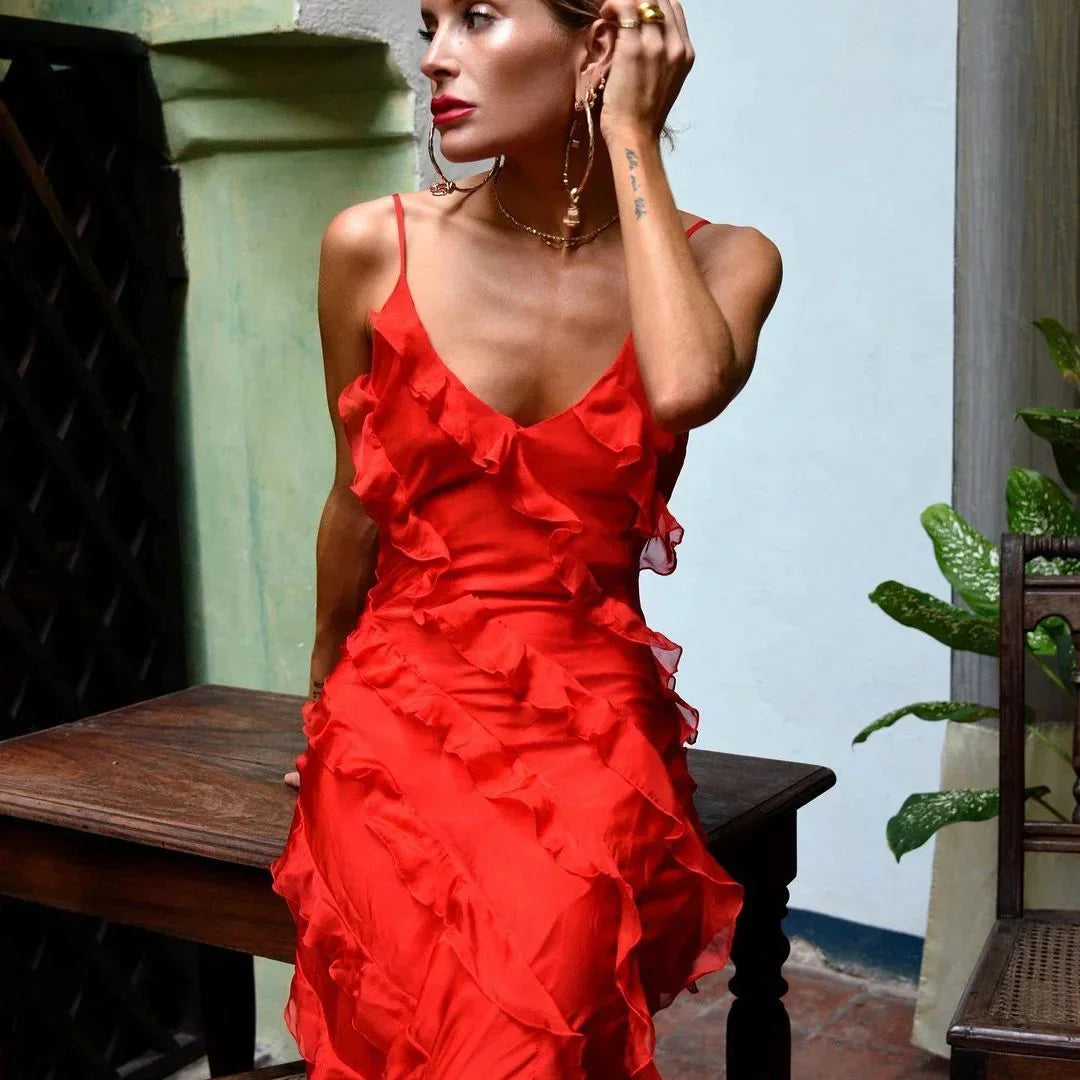 Damen Maxikleid mit Rüschen und schulterfreiem Schnitt – High-quality product image.