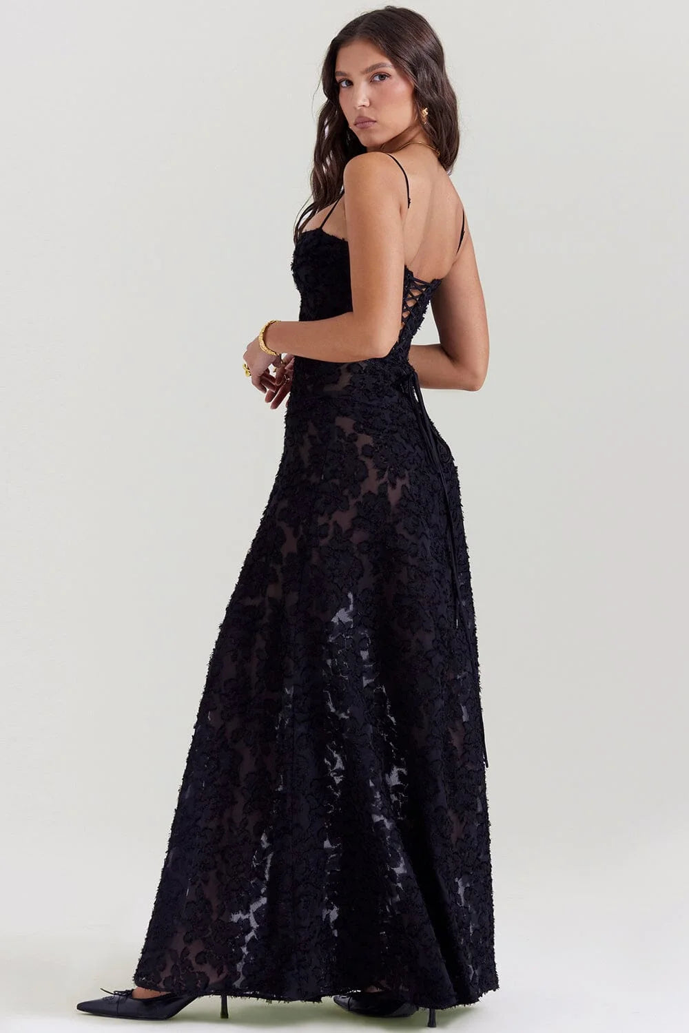 Damen Maxikleid mit Spaghettiträgern und Blumenmuster – High-quality product image.