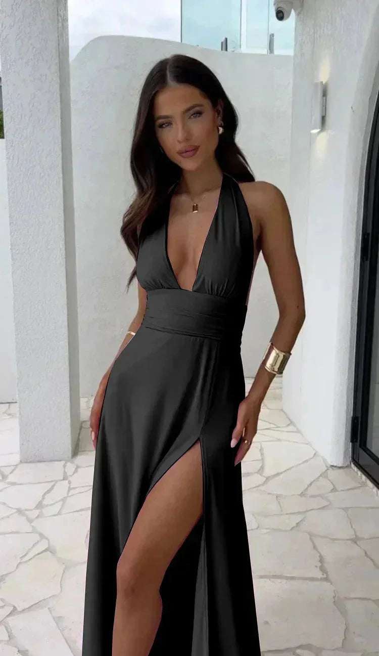 Damen Maxikleid mit tiefem Ausschnitt und Beinschlitz – High-quality product image.