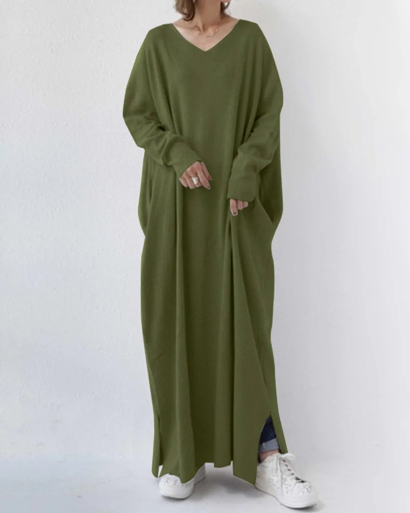 Dunkelgrünes Damen Maxikleid mit V-Ausschnitt, langen Ärmeln und leichtem, bequemem Material für vielseitige Anlässe.