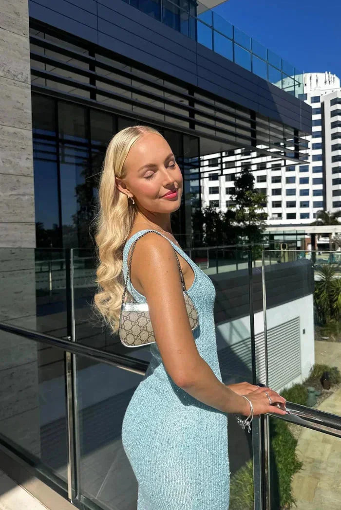 Damen Maxikleid ärmellos mit Glitzereffekt für Abendanlässe – High-quality product image.