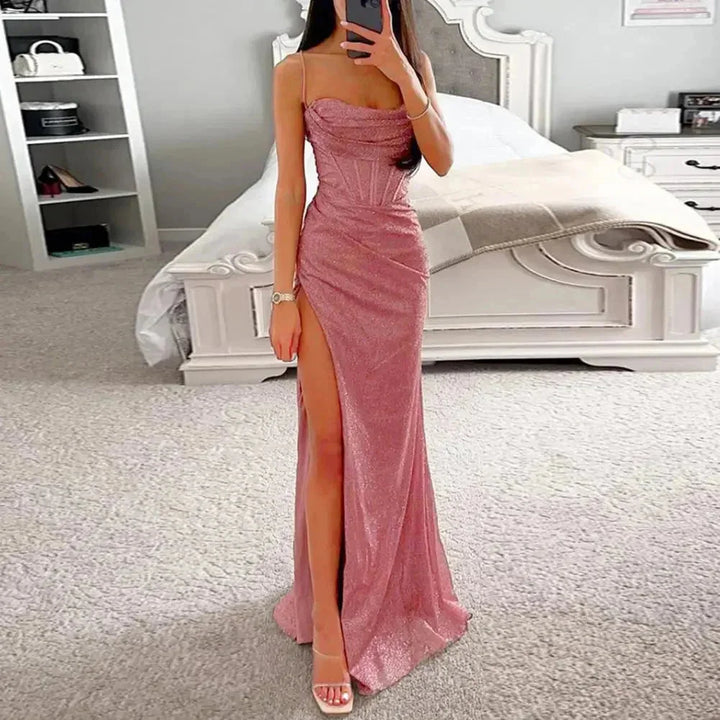Damen Maxikleid trägerlos mit elegantem hohen Schlitz – High-quality product image.