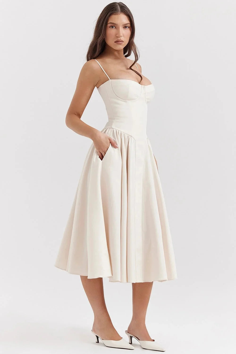 Damen Midi-Kleid mit schmaler Passform und ausgestelltem Rock – High-quality product image.