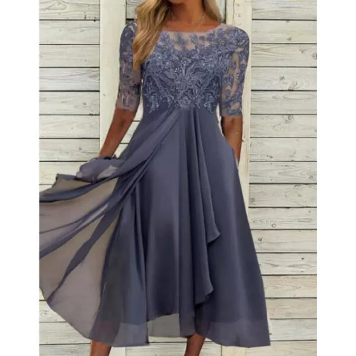 Burgunderrotes Damen Midi-Kleid mit Spitzenoberteil, 3/4 Ärmeln, ideal für elegante Anlässe oder den Alltag.