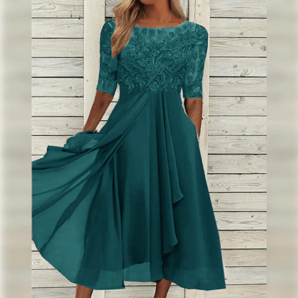 Damen Midi-Kleid aus Spitze mit asymmetrischem Saum in Schwarz, elegant und modern für besondere Anlässe.