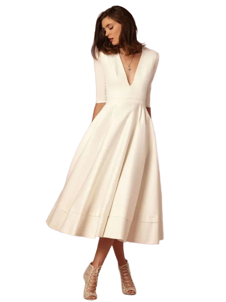 Weißes Damen Midi-Kleid mit V-Ausschnitt, ausgestelltem Rock, weichem Material und eleganter Passform.