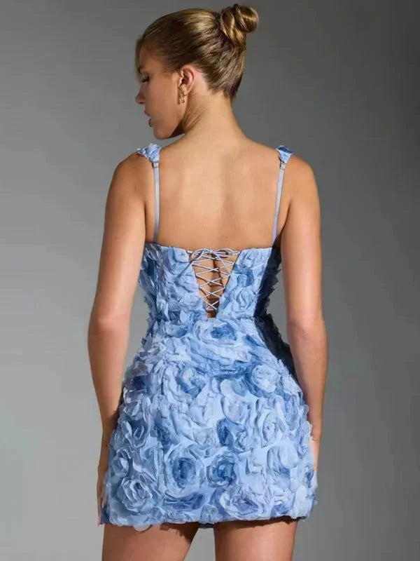Damen Minikleid mit Blumenstruktur und Trägern – High-quality product image.