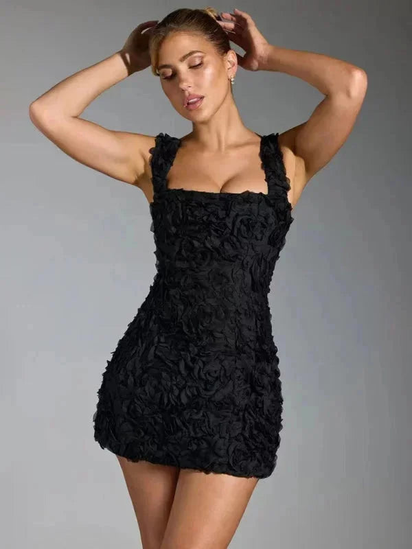Damen Minikleid mit Blumenstruktur und Trägern – High-quality product image.