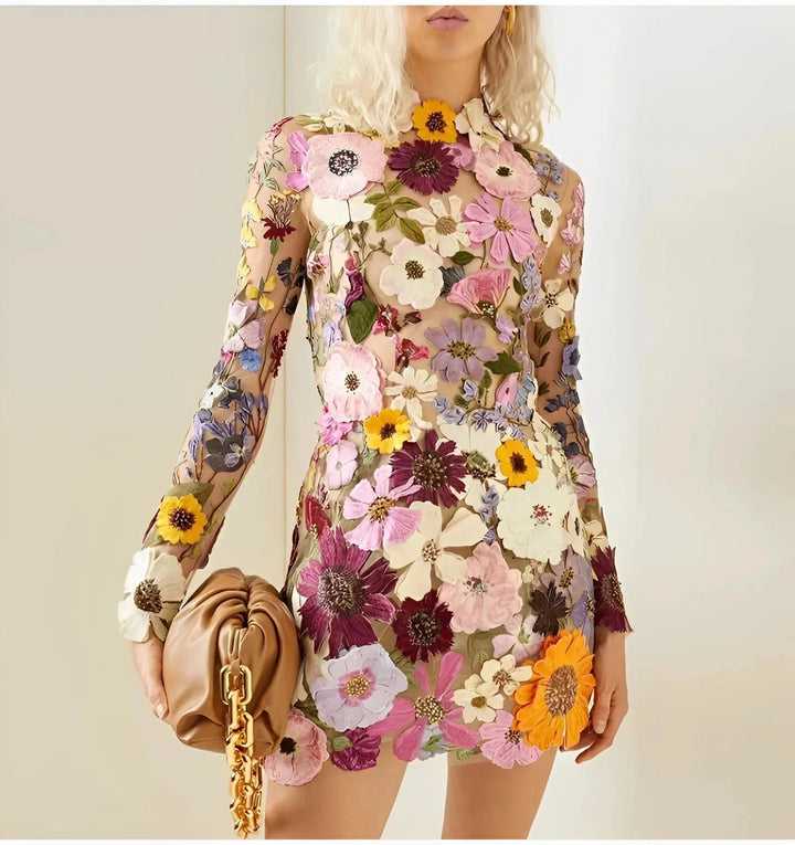 Damen Minikleid mit floralen Applikationen und Langarm – High-quality product image.