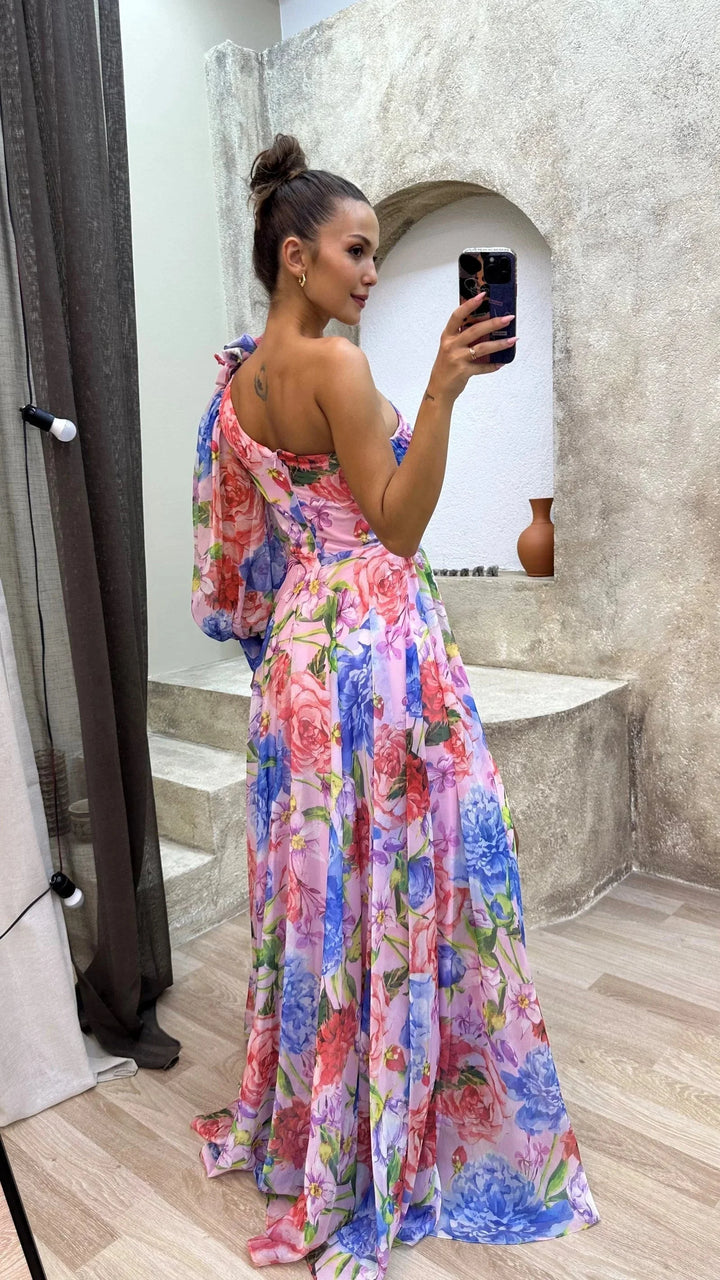 Damen One-Shoulder Maxikleid mit floralem Design – High-quality product image.