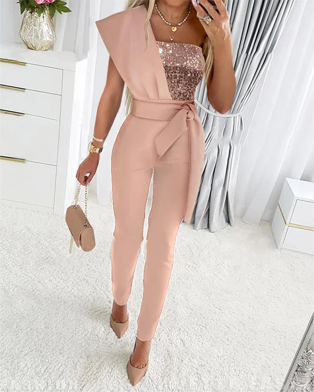 Rosa Damen Overall mit Pailletten Oberteil, Gürtel und weichem Stoff für festliche Anlässe oder Party-Looks.