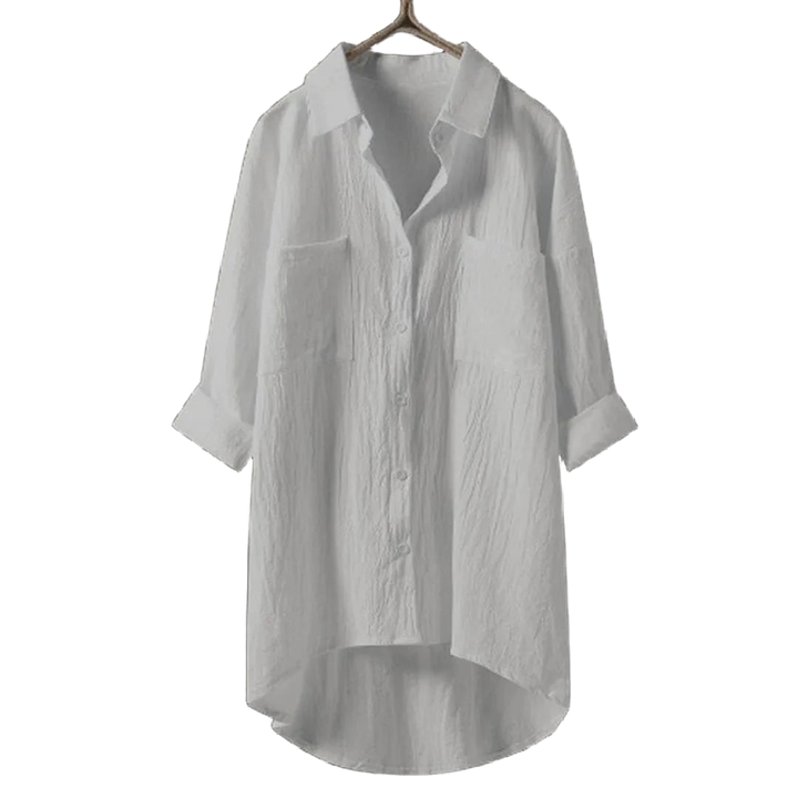 Weißes Damen Oversized-Hemd mit Brusttasche und Kurzarm, aus leichtem Stoff, lässiger Schnitt und modisches Design.