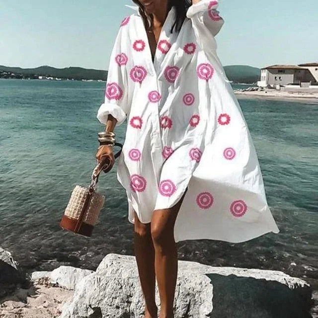 Damen Oversized Hemdkleid für den Sommer in leichtem Leinenstoff mit Streifenmuster und halblangen Ärmeln. Ideal für warme…