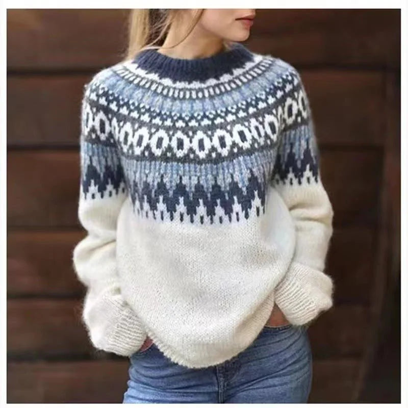 Weißer Damen Pullover mit Fair Isle Muster, entspannter Schnitt aus weicher, atmungsaktiver Baumwollmischung.