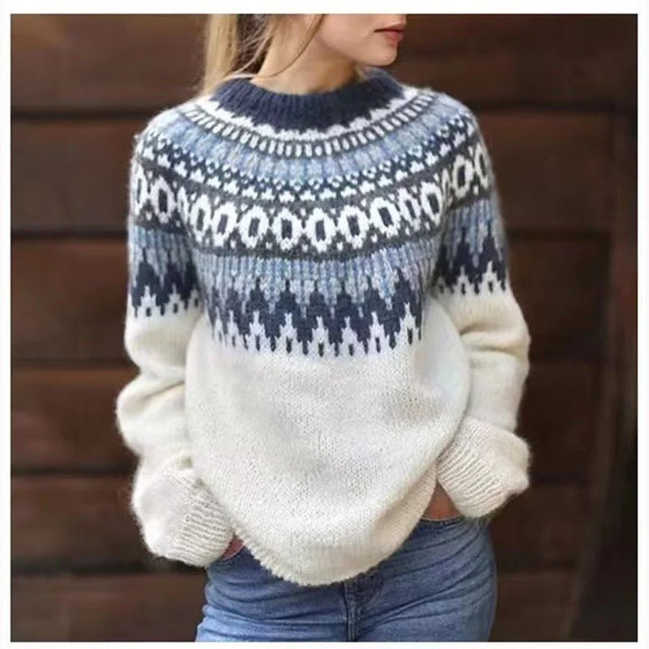 Weißer Damen Pullover mit Fair Isle Muster, entspannter Schnitt aus weicher, atmungsaktiver Baumwollmischung.