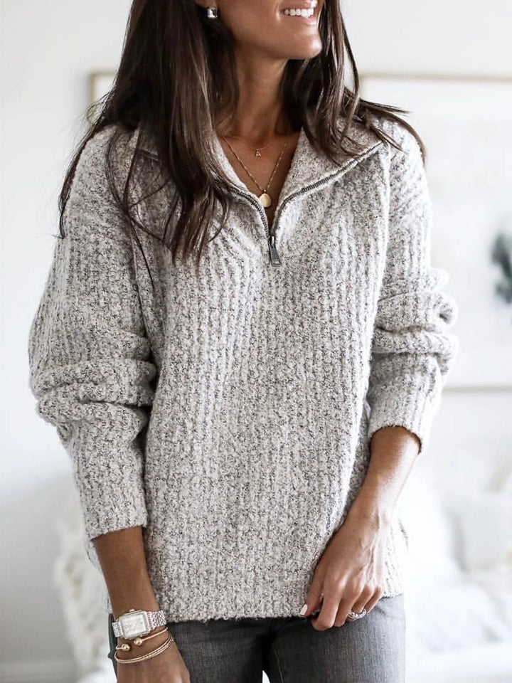 Grau Damen Pullover mit Halbreißverschluss, Strukturkragen und weichem Material für angenehmen Tragekomfort.