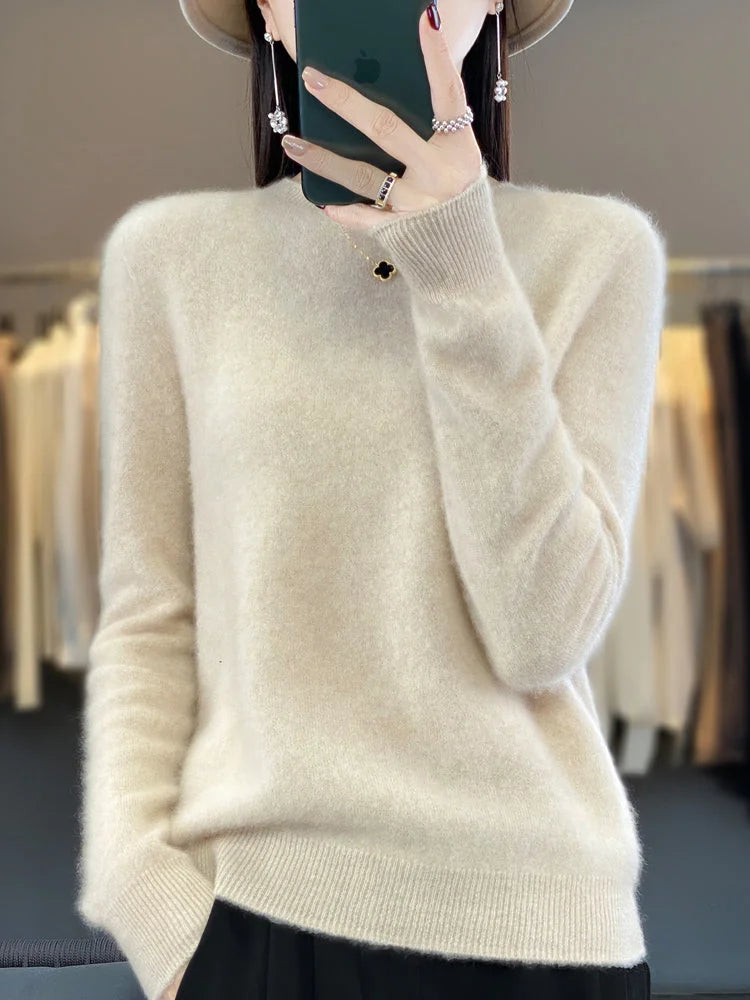 Beiger Damen Pullover mit langen Ärmeln, aus weichem Wollmix, klassischer Schnitt, ideal für kalte Tage.