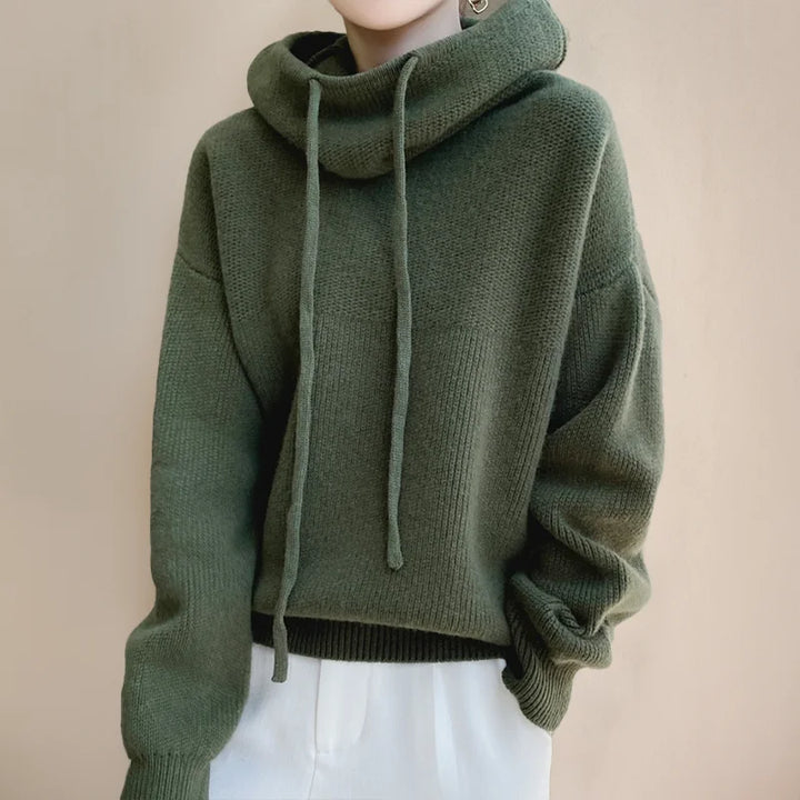 Damen Pullover aus weichem Material mit Rollkragen und Kordeldetails für einen lässigen Look. Ideal für kühle Tage.