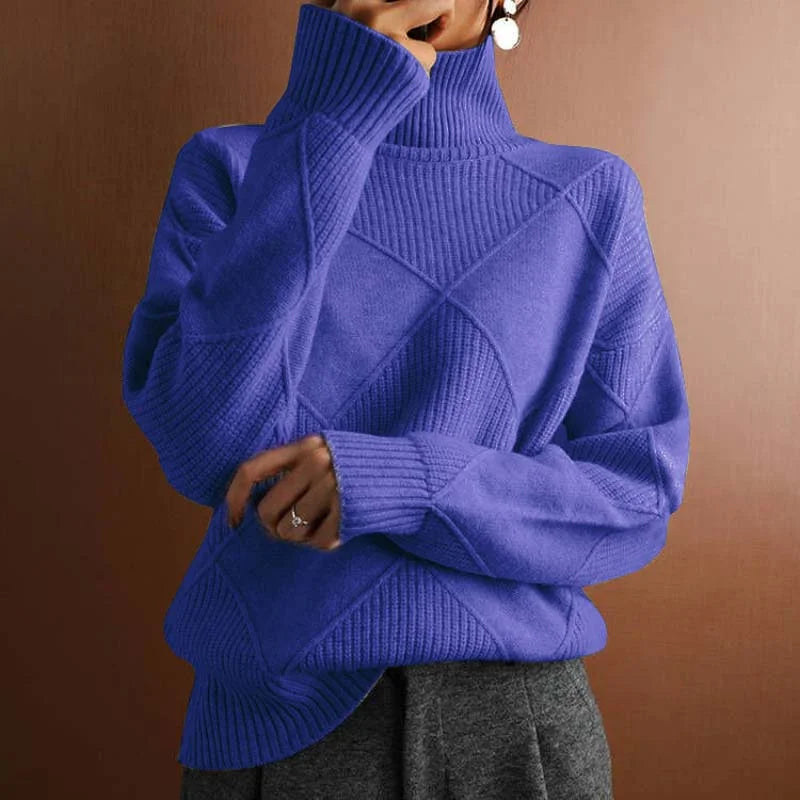Blauer Damen Pullover mit Rollkragen, gestricktem Muster und weichem Material für Komfort und Stil in der kalten Jahreszeit.