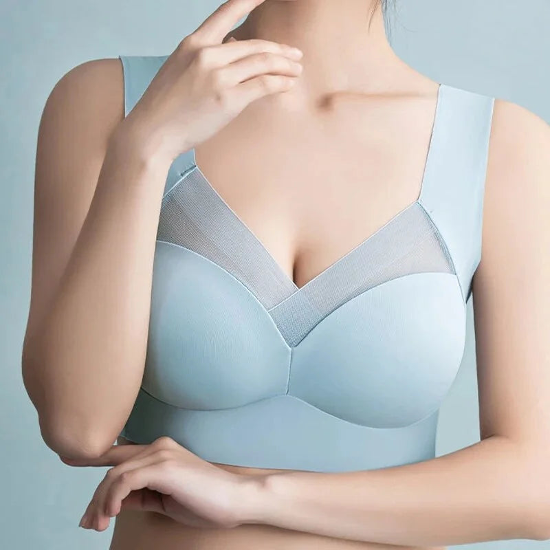 Schwarzer Damen Push-Up BH mit nahtlosem Design und breiten Trägern aus elastischem Material.