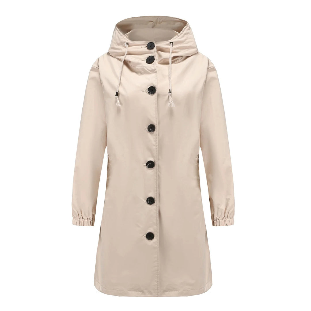 Beige Damen Regenjacke mit Kapuze, Knopfleiste und wasserdichten Eigenschaften für optimalen Schutz bei Regen.