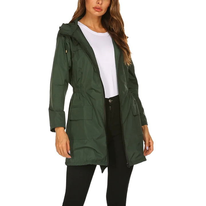 Damen Regenjacke in Grün, wasserabweisendes Material, mit Kapuze und praktischen Taschen für optimalen Schutz bei Regen.